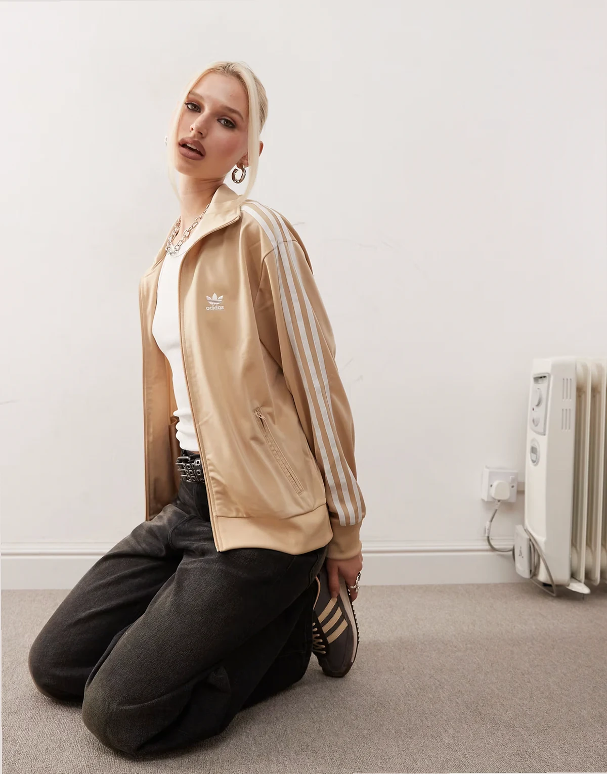 adicolor firebird track jacket in beige