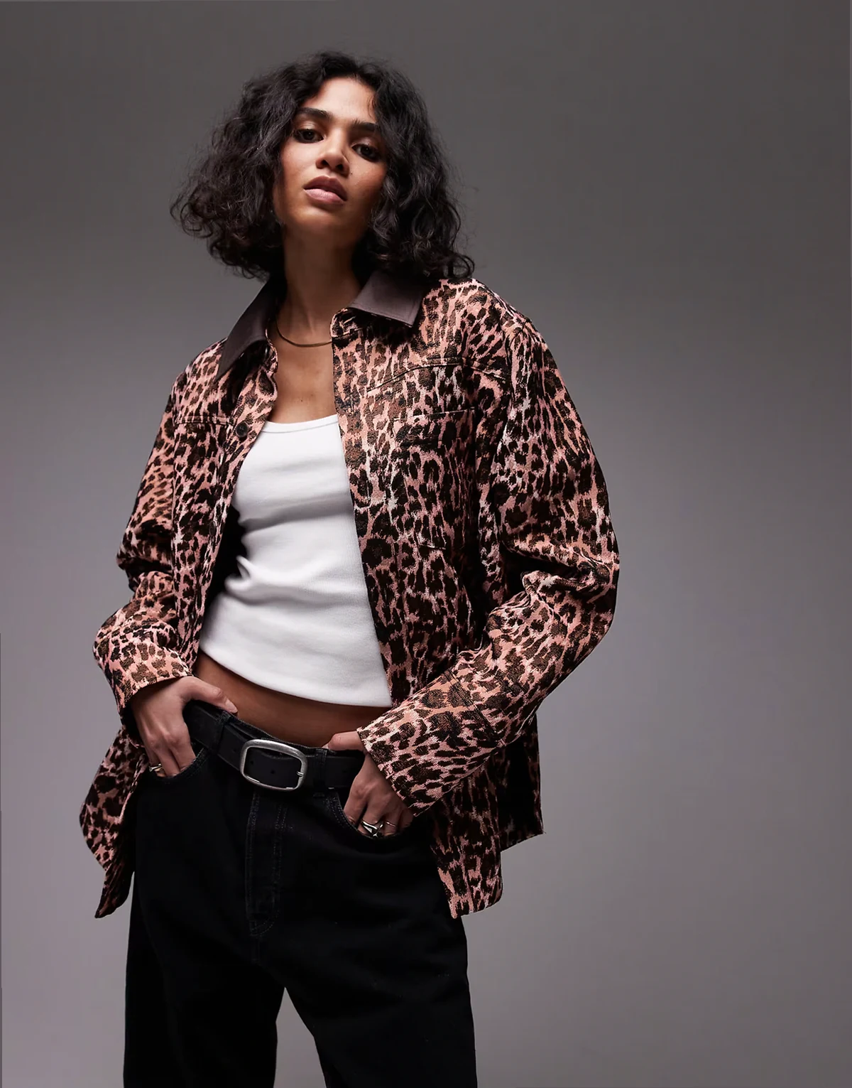 – Oversize-Hemdjacke mit Leopardenmuster