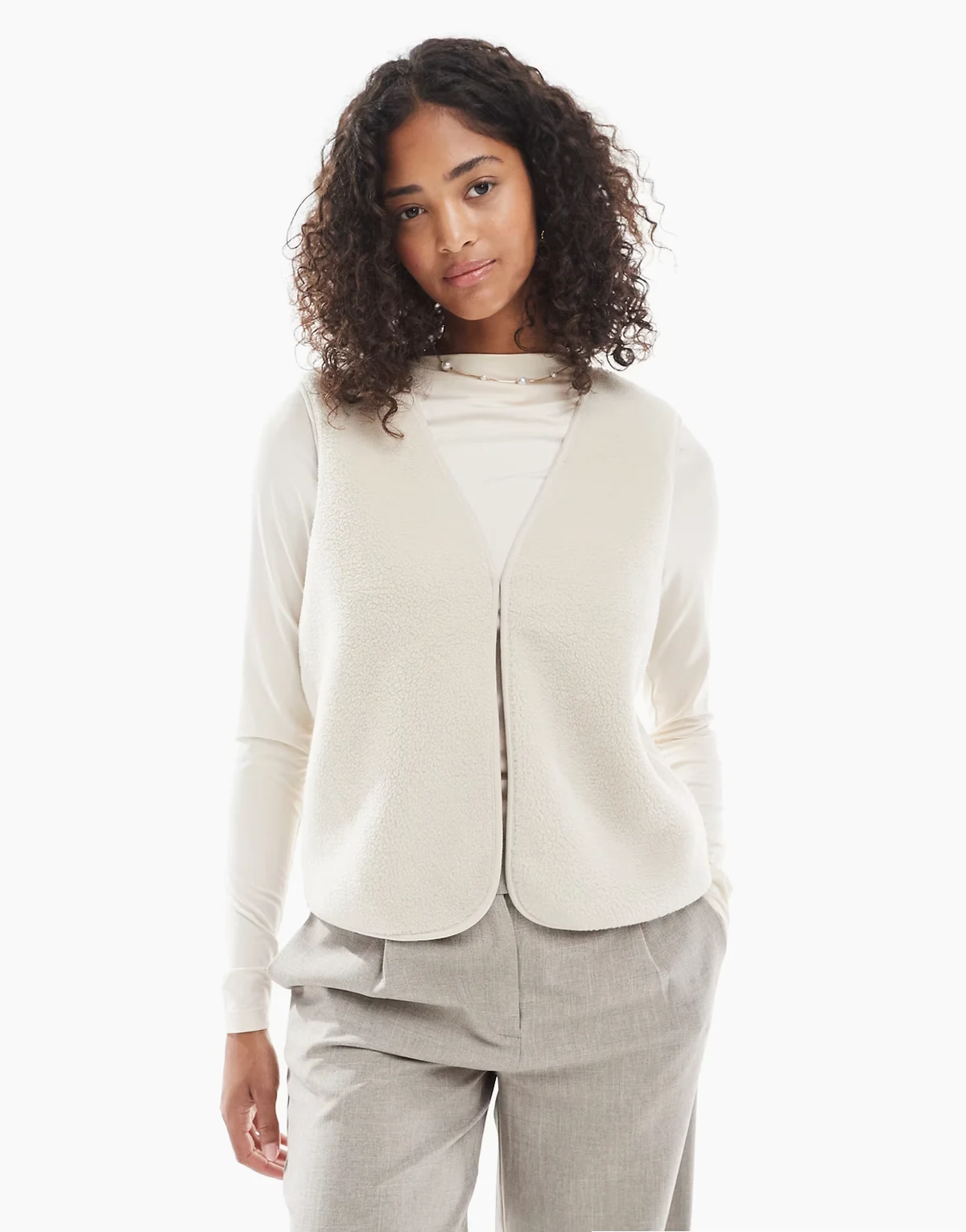 – Weste aus Teddystoff in Beige