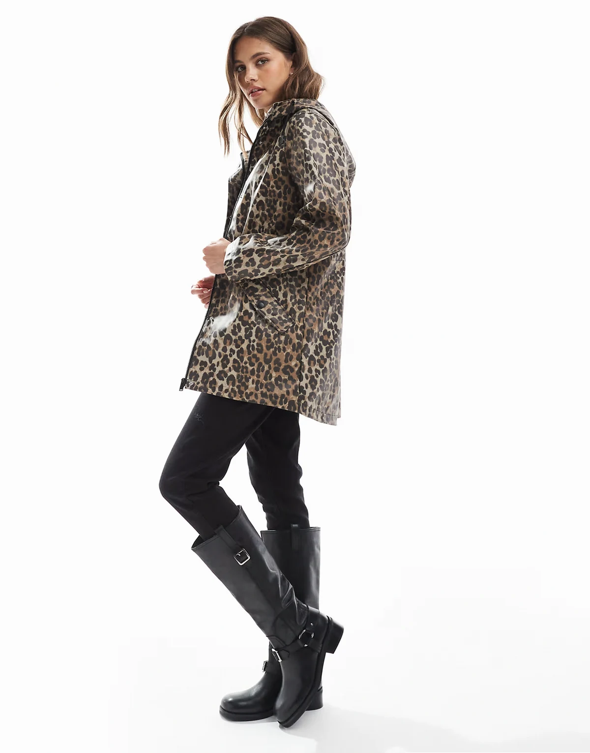 – Beschichtete Regenjacke mit Kapuze und Leopardenmuster