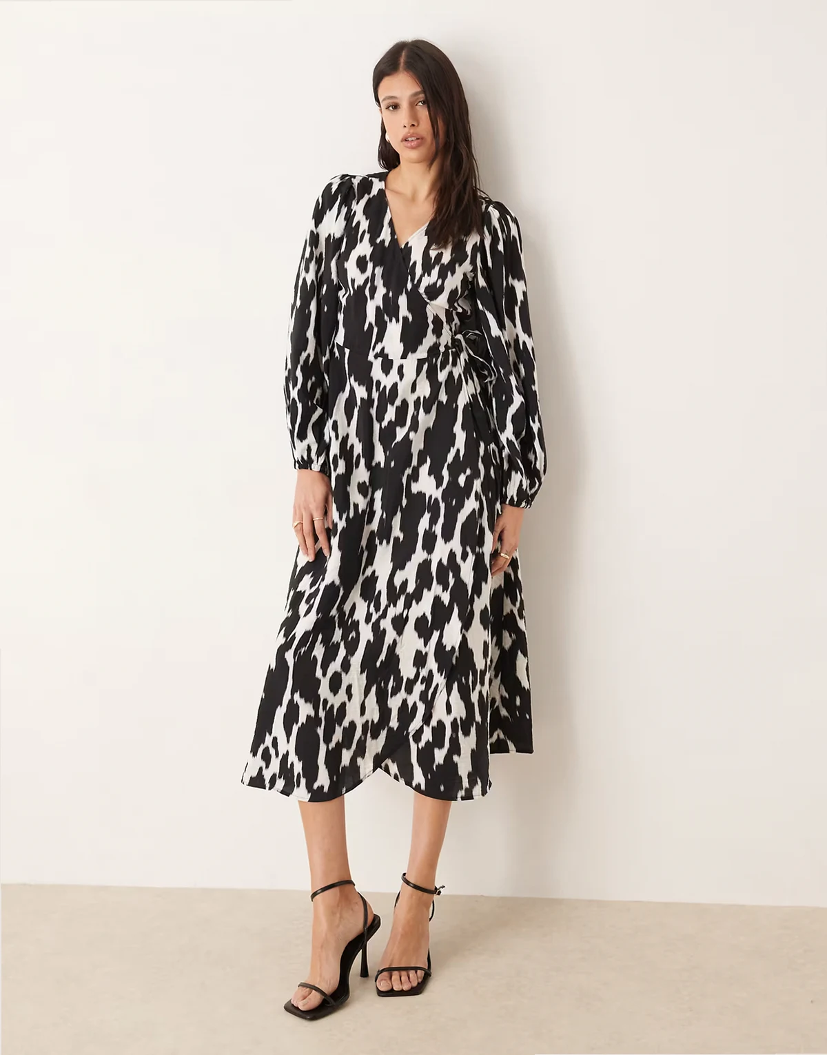 – Midaxi-Wickelkleid mit abstraktem Muster