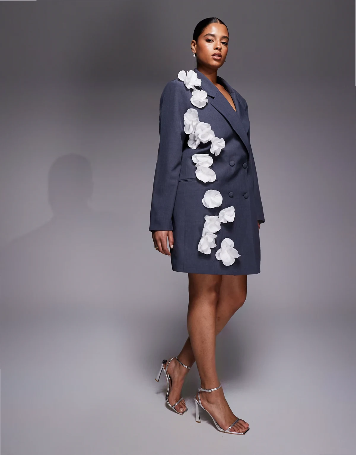 Curve blazer dress with 3D floral detailing in gray