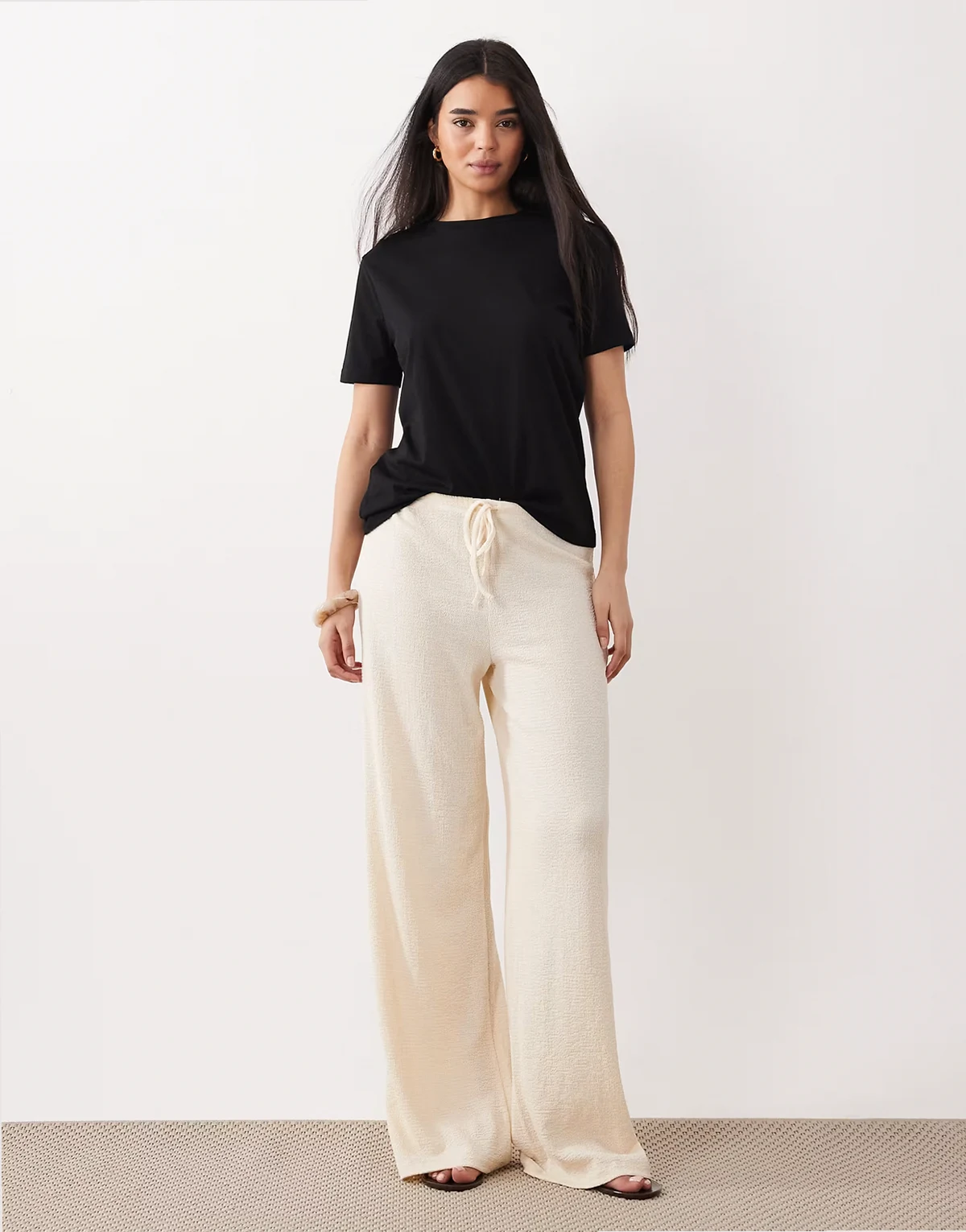 – Strukturierte Schlupfhose in Creme mit weitem Bein, Kombiteil