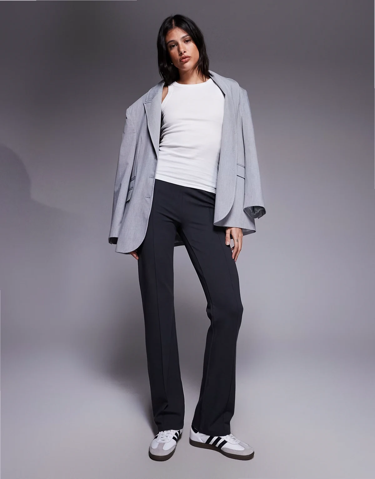 ASOS DESIGN Tall – Grafitowe spodnie z prostymi nogawkami i zaszewkami