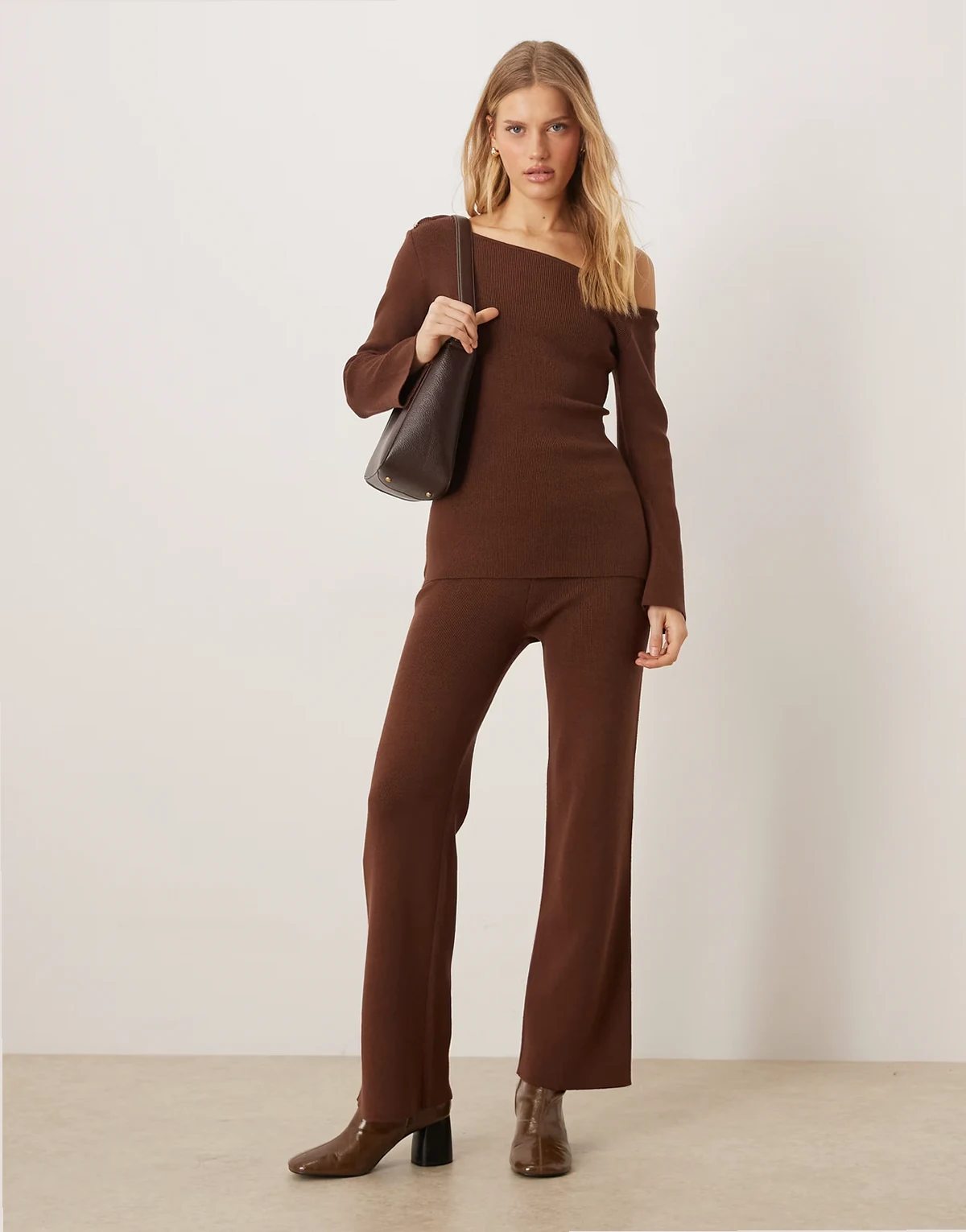 knit pants in brown - part of a set