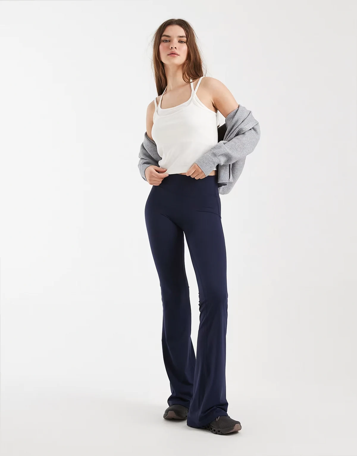 – Ultra Luxe – Unsichtbare, ausgestellte Leggings in Marineblau mit gerafftem Design