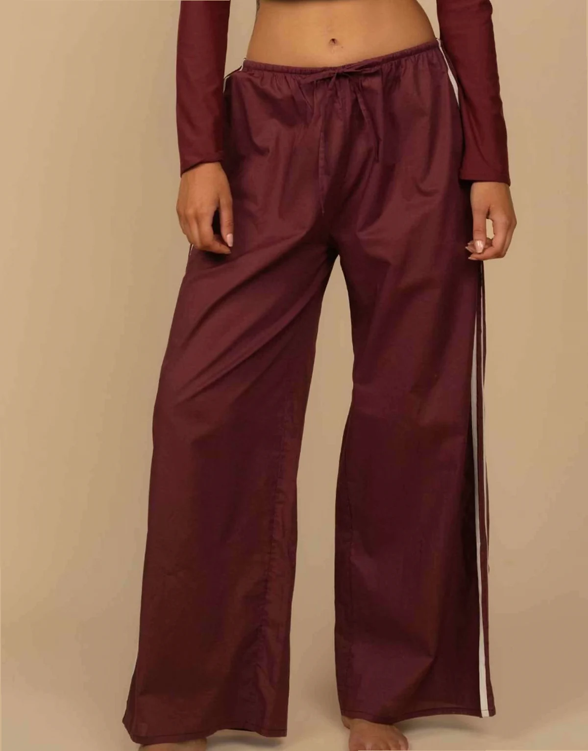 sporty drawstring wide-leg pants in maroon