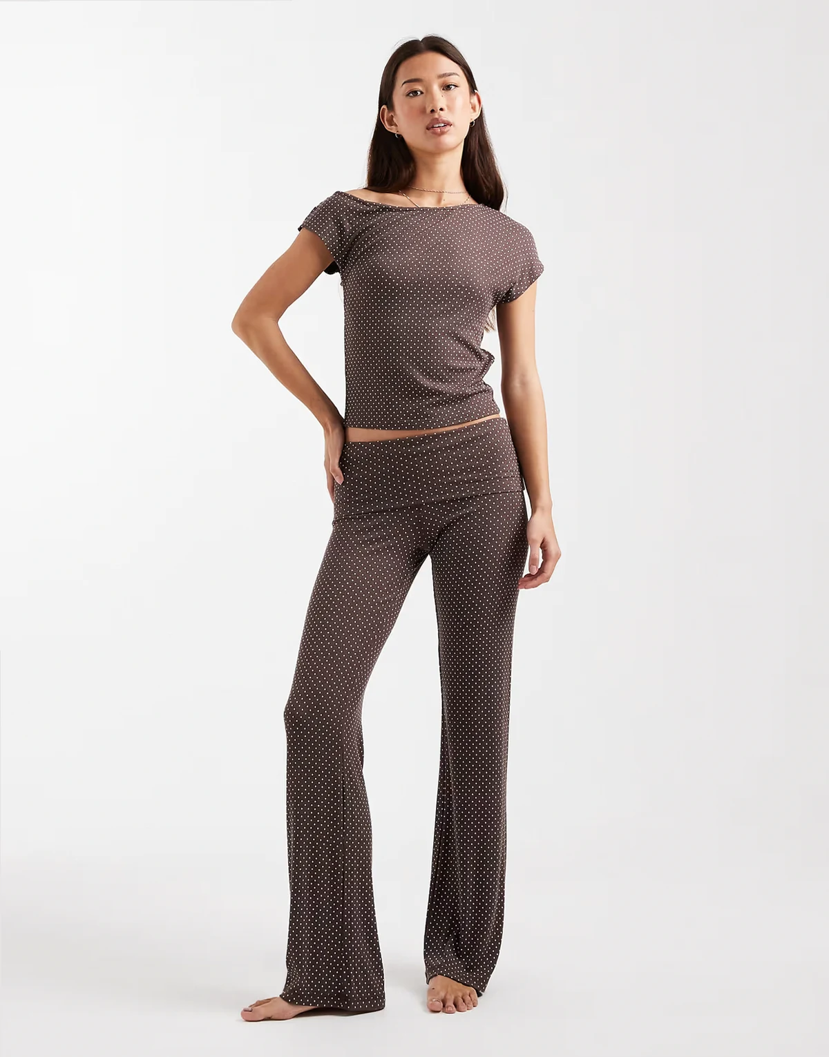 sleep recovery roll waist pants in deep taupe polka dots