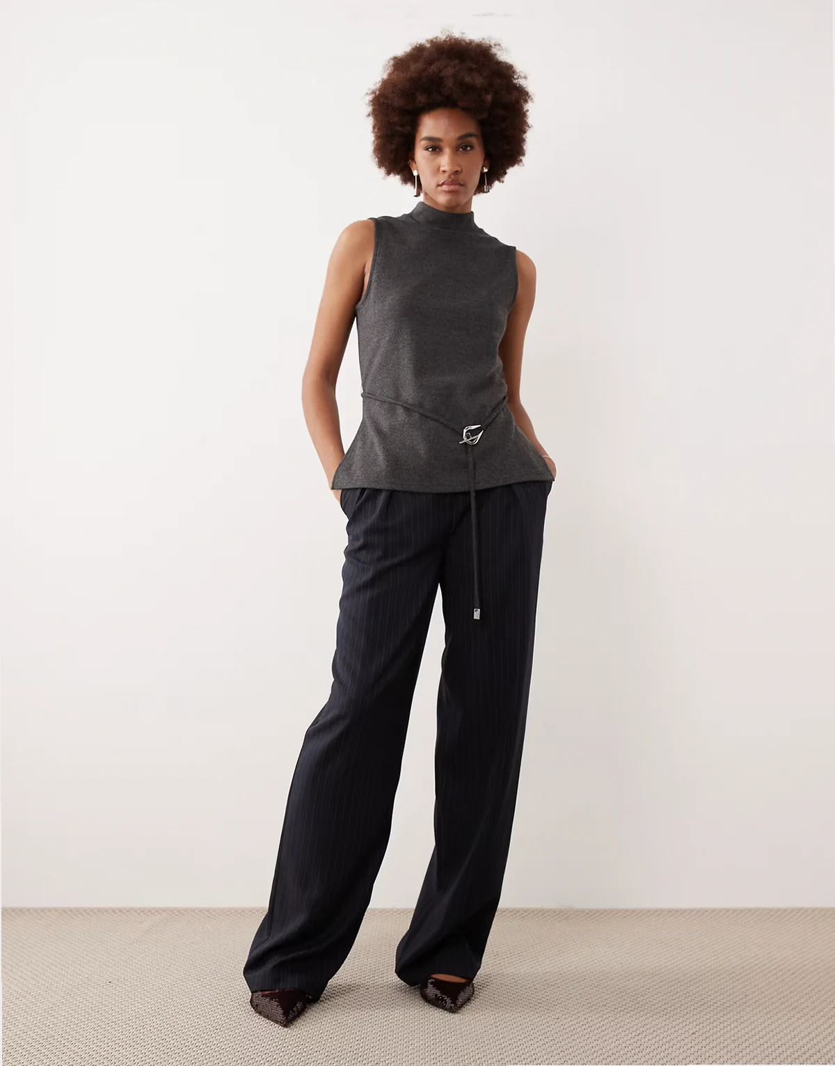 Tall – Elegante Hose in Marineblau mit weitem Bein, Bundfalten und Nadelstreifen