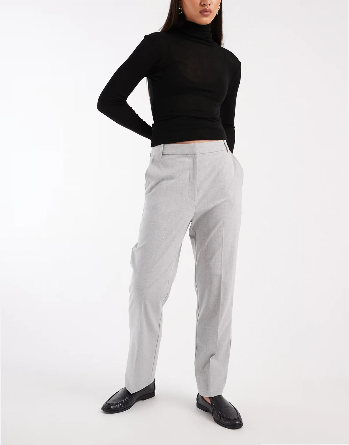 – Elegante, knöchellange Hose in Grau mit geradem, schmalem Schnitt