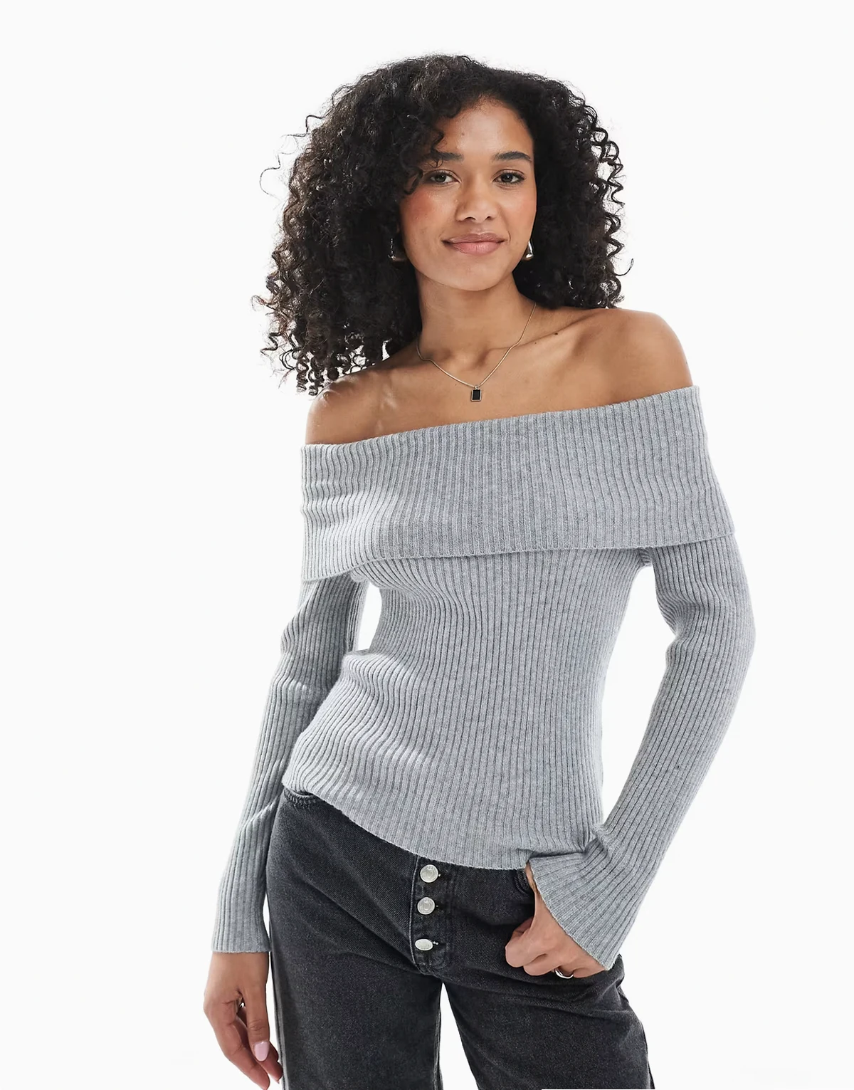 – Schulterfreier Strickpullover in Grau
