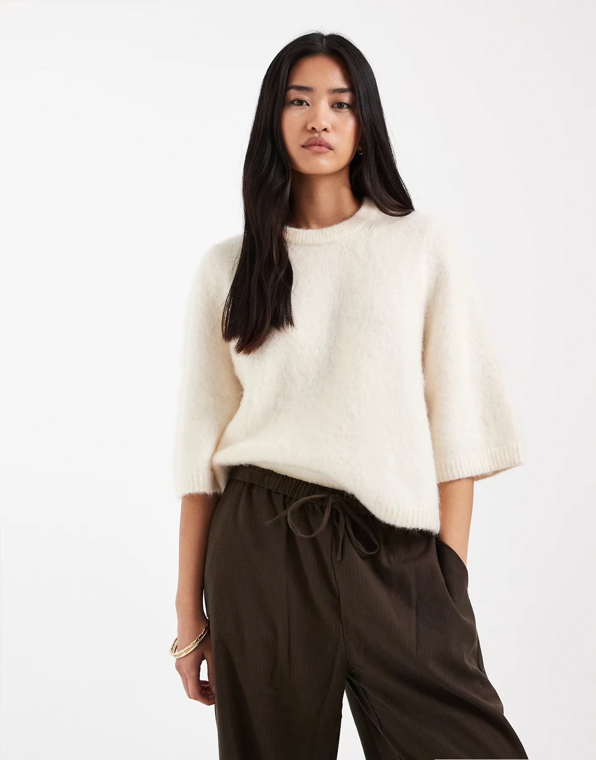 – Kurzärmliger, kastiger Pullover aus Mohair-Wollmix in Weiß