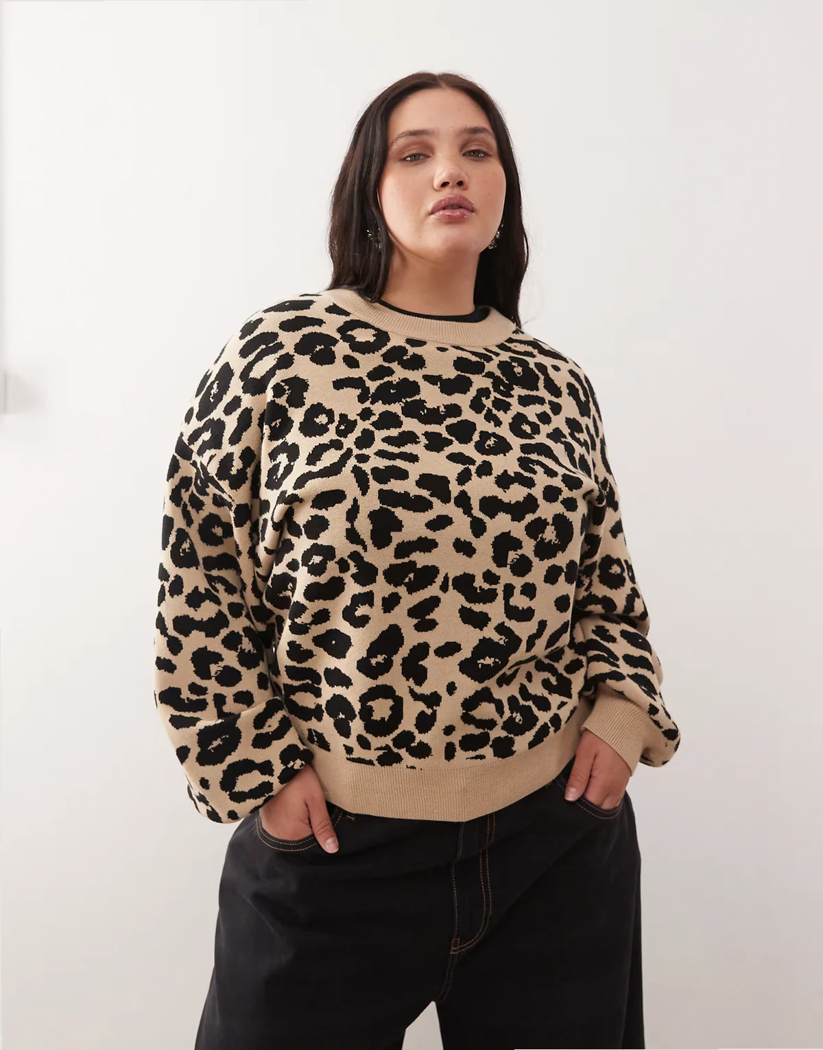 – Strickpullover mit Rundhalsausschnitt und Leopardenmuster