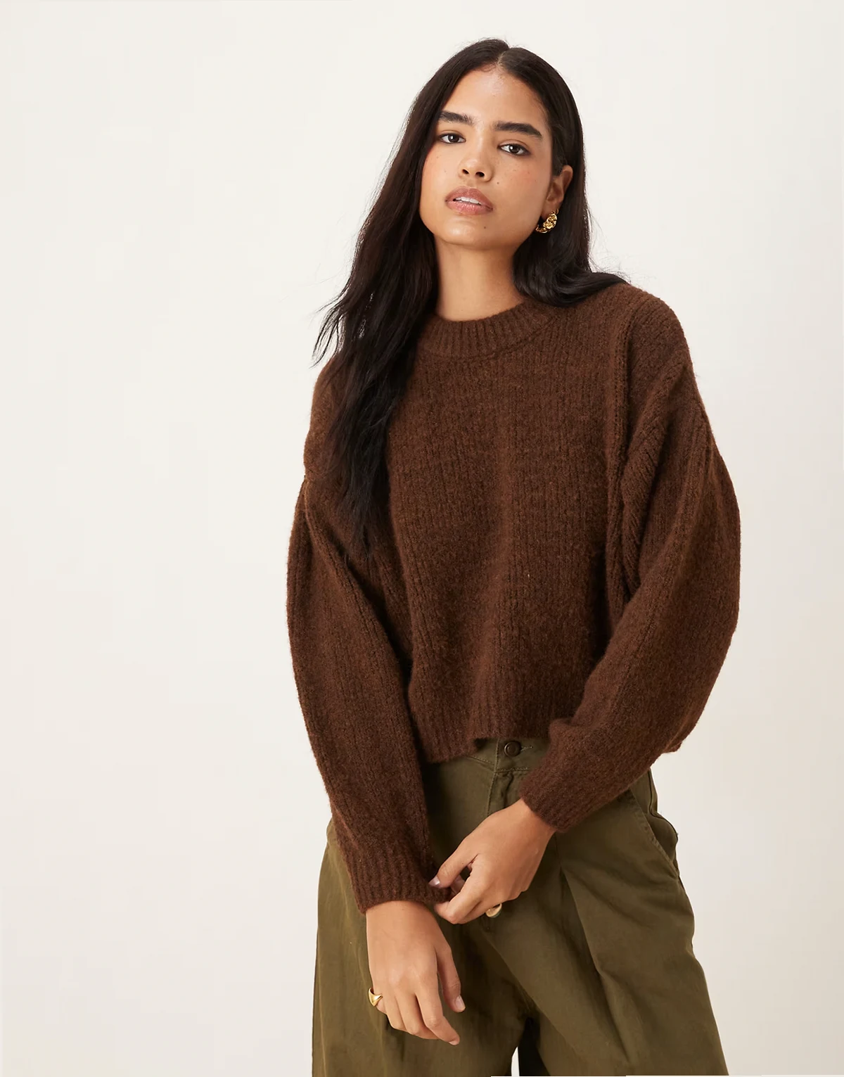 pleat-sleeve detail sweater in chocolate