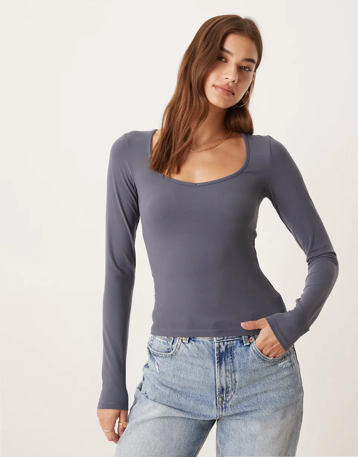 – Hold Me – Langärmliges T-Shirt in Blau