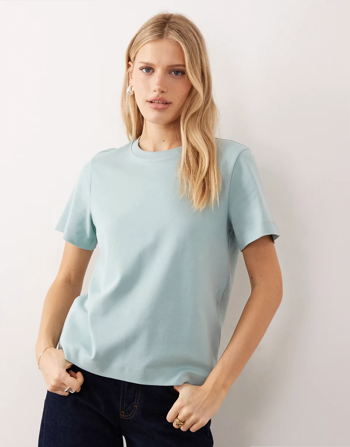 – Schweres, kastiges T-Shirt in Blassblau