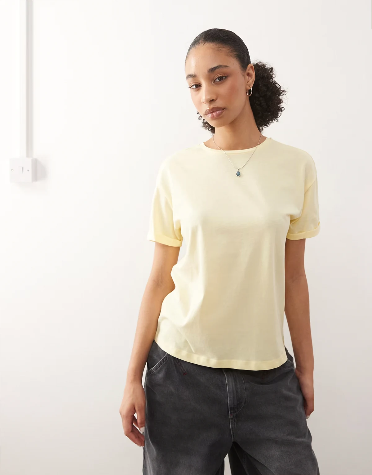 – T-Shirt in Buttermilchgelb