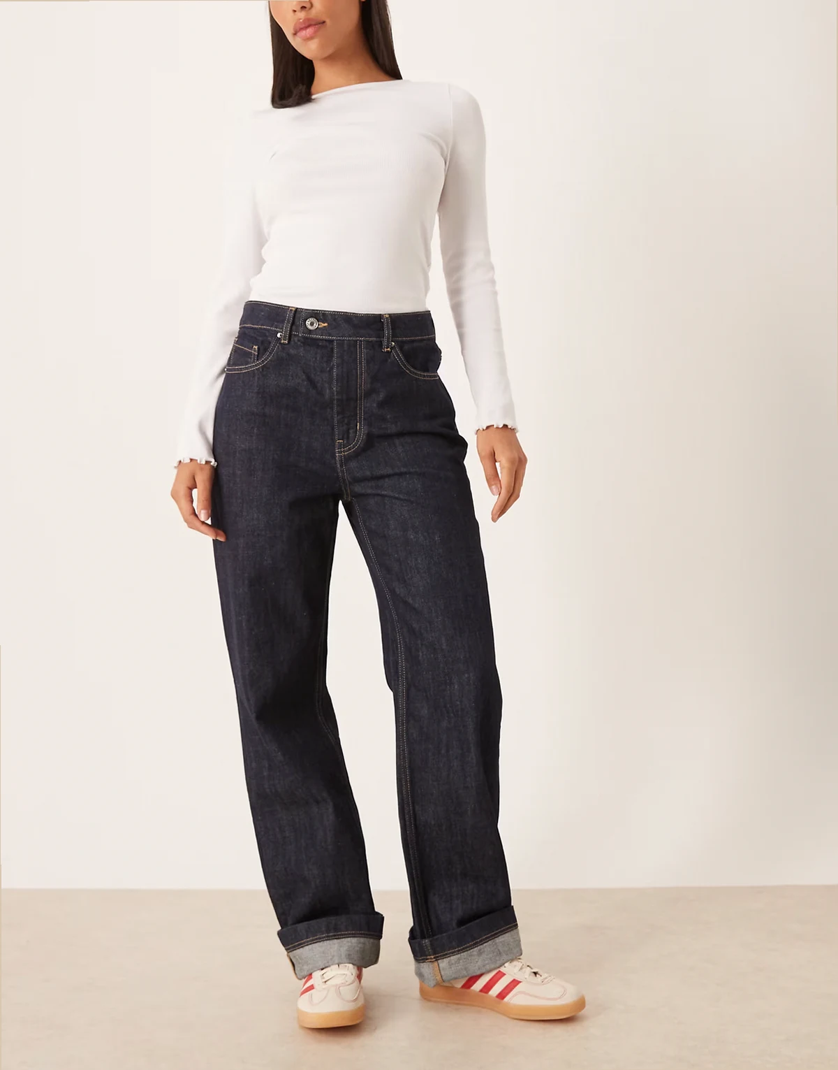 – Evan – Gerade Jeans aus 100% Baumwolle in Indigo mit Kontrastnähten