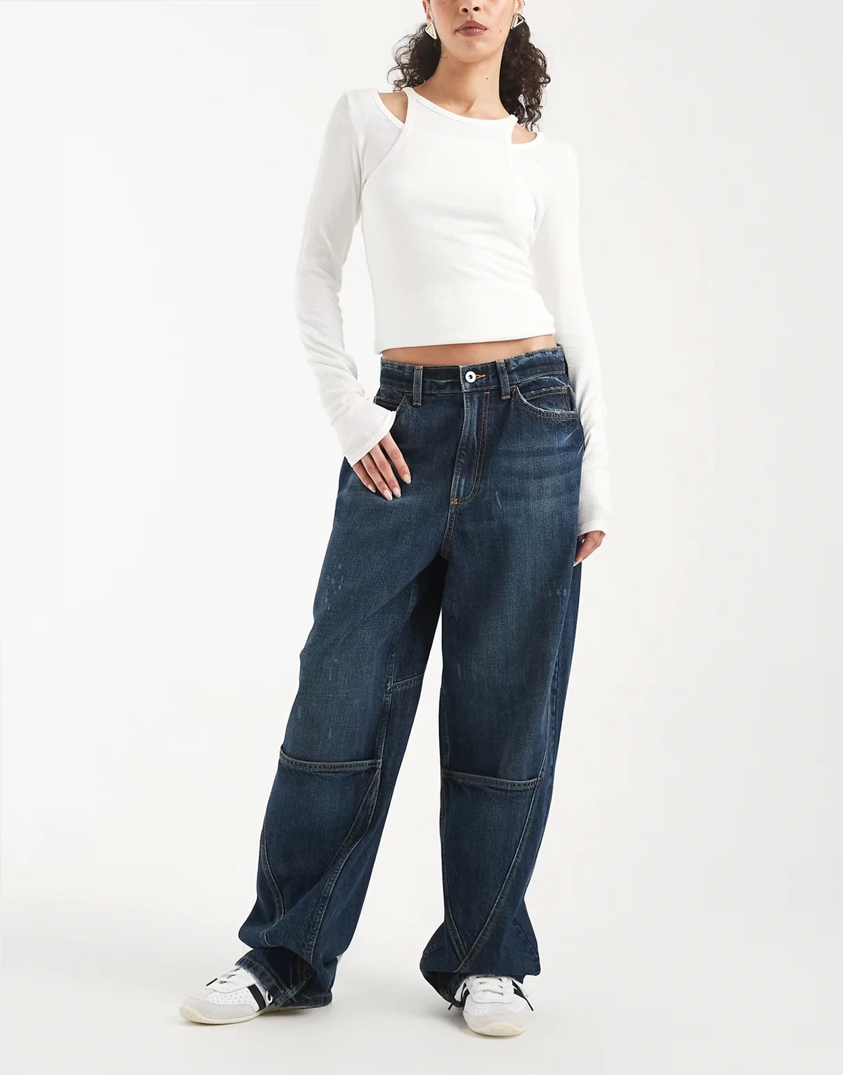 – Antifit-Jeans in Mittelblau mit Ziernähten