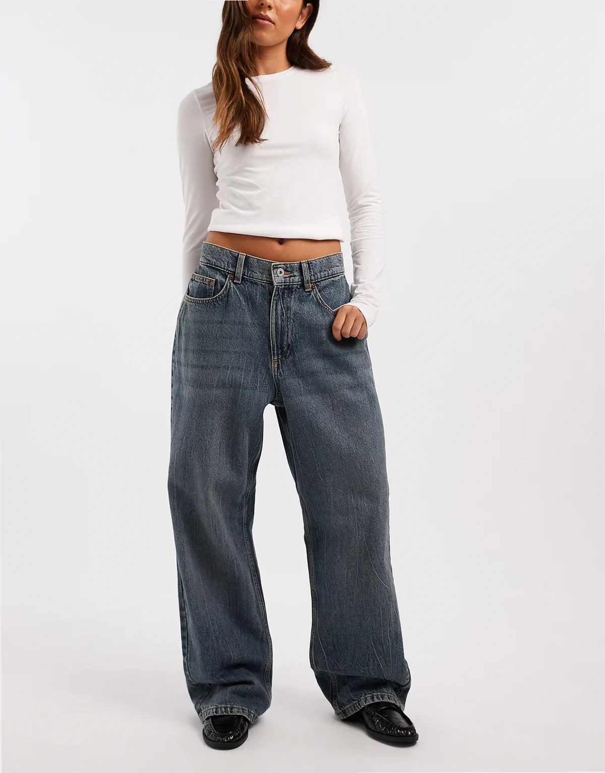 – X001 – Antifit-Jeans in mittlerem Marmorblau mit mittelhohem Bund