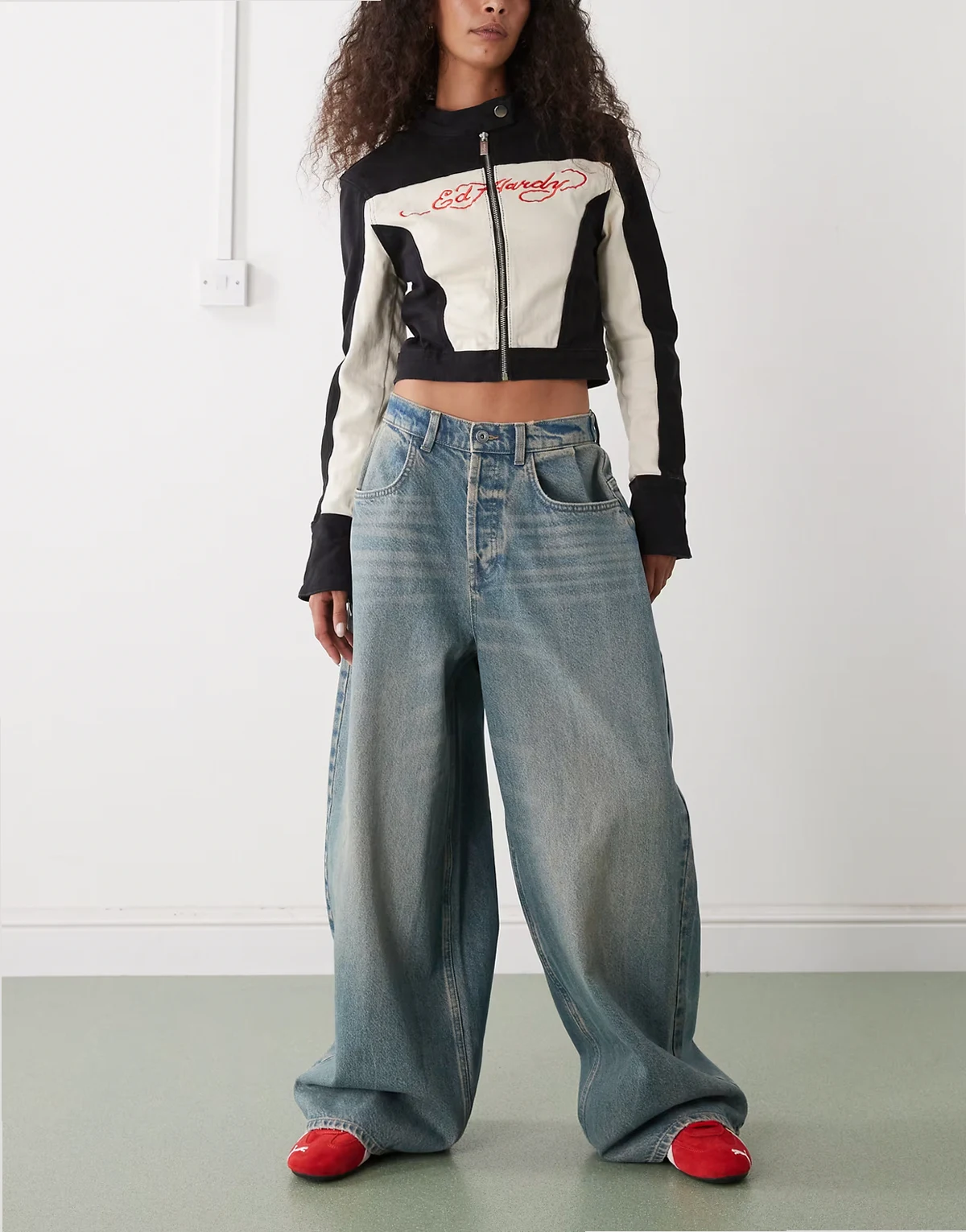– X007 – Superweite Jeans in Dirty Blue mit verstellbarem, niedrigem Bund
