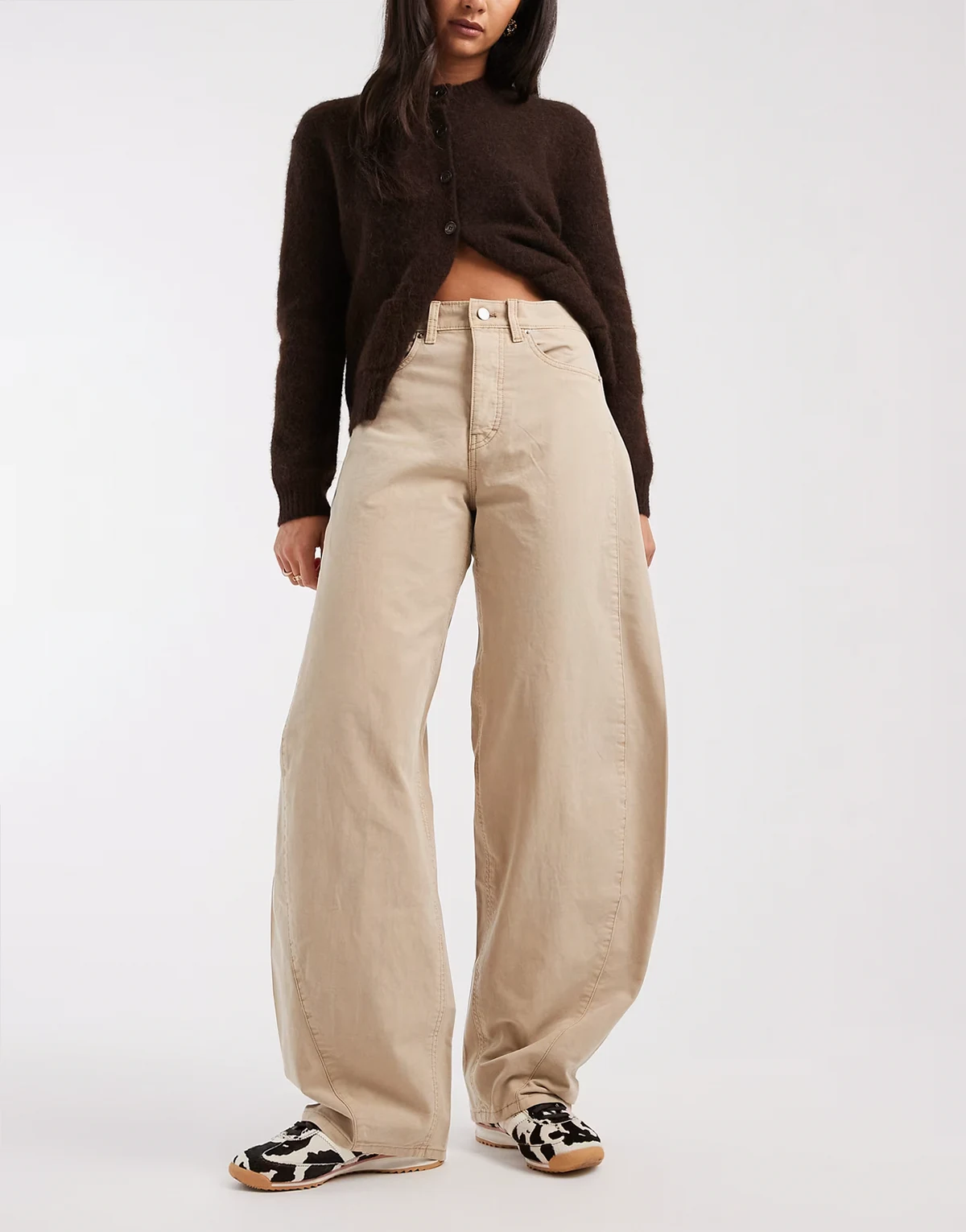 – Ella – Barrel-Jeans in Beige mit mittelhohem Bund