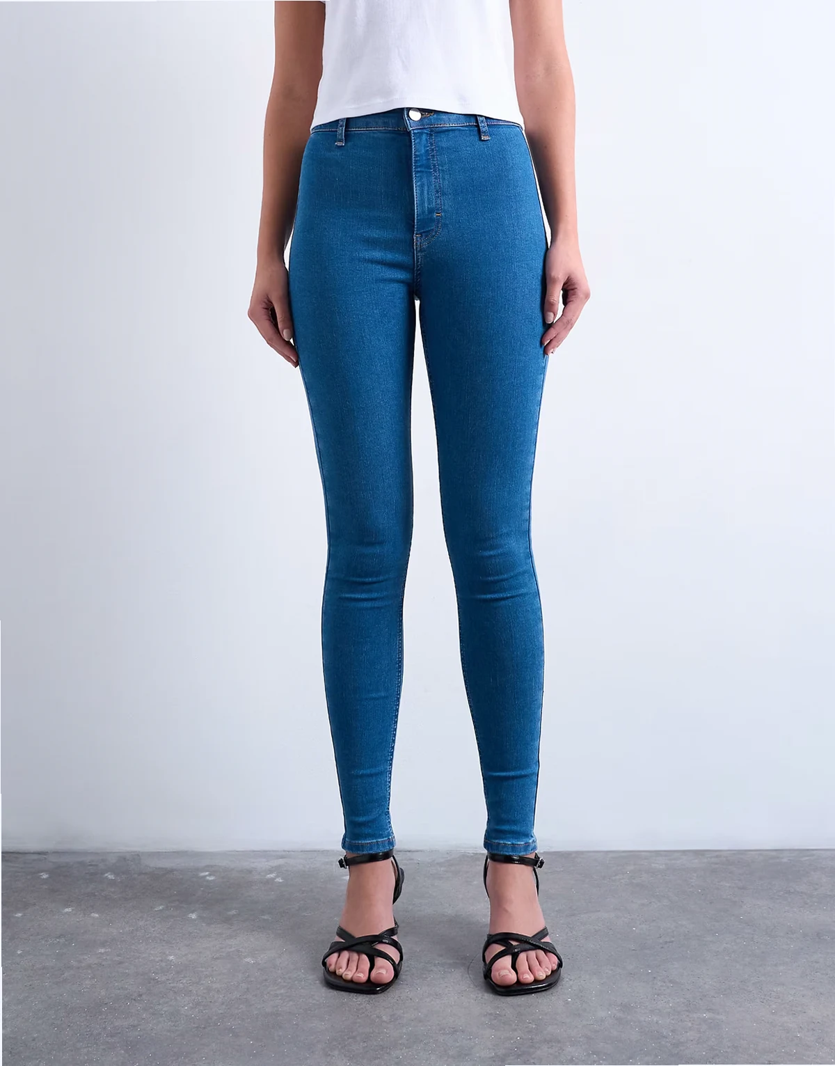 Joni skinny high rise jeans in mid blue