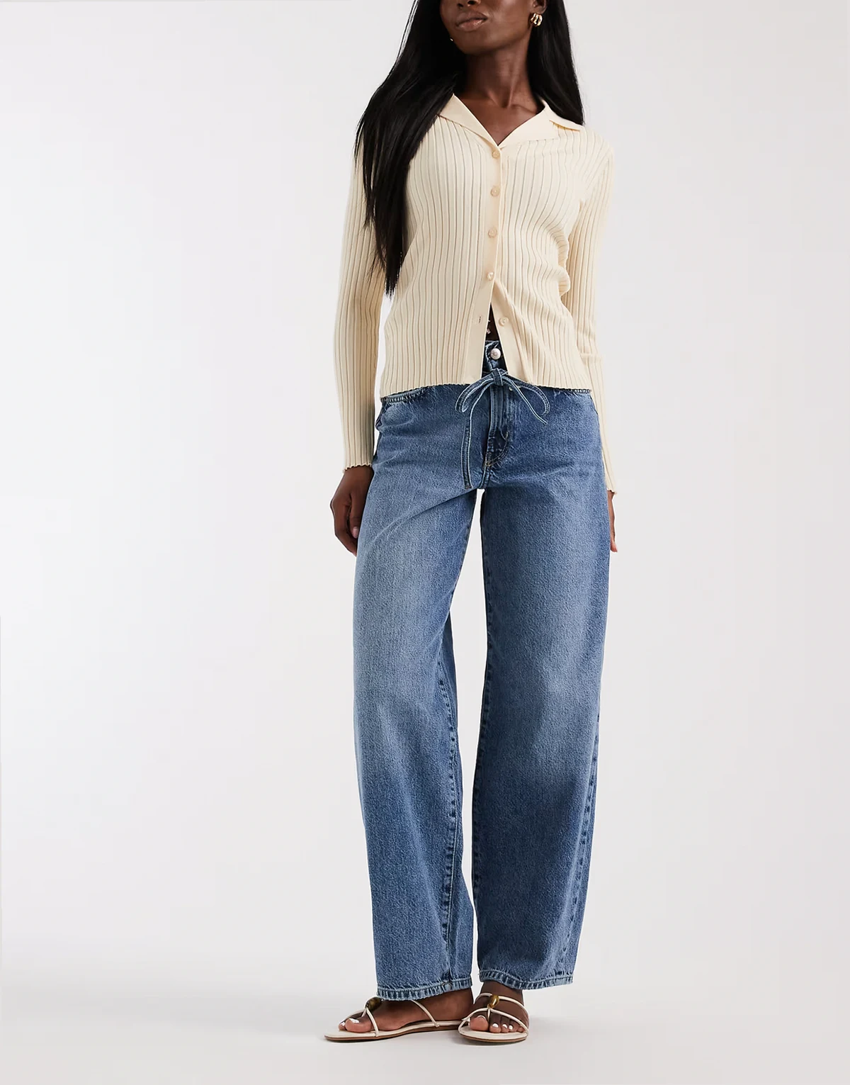 – Gianna – Jeans in Mittelblau mit mittelhohem Bund und abgerundetem Beinschnitt