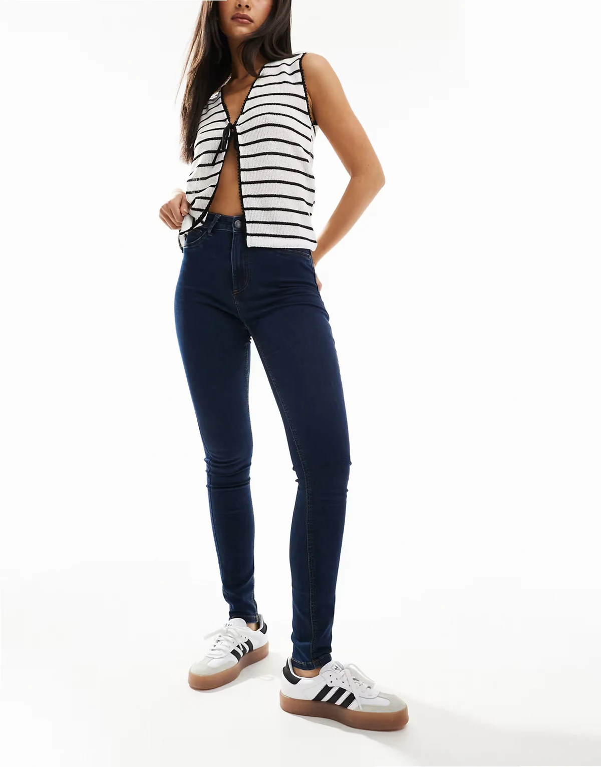 – Callie – Enge Jeans in indigoblauer Waschung mit hoher Taille