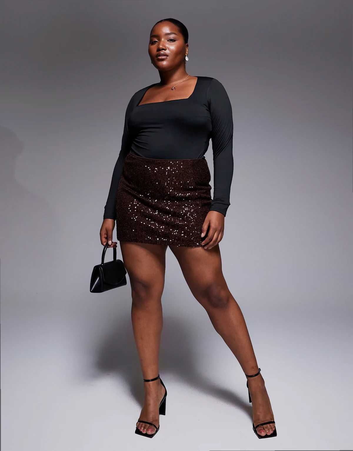 ASOS DESIGN Curve – Czekoladowa zdobiona cekinami spódnica mini