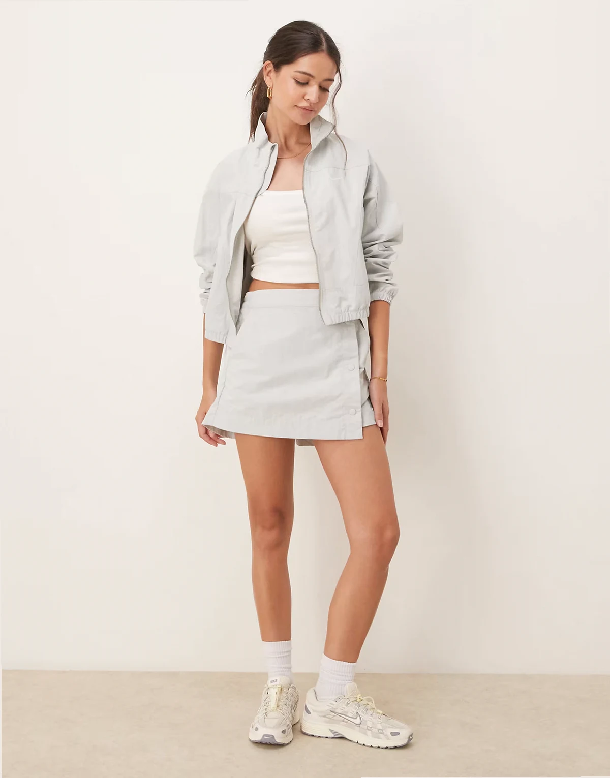 Essentials woven skort in light gray