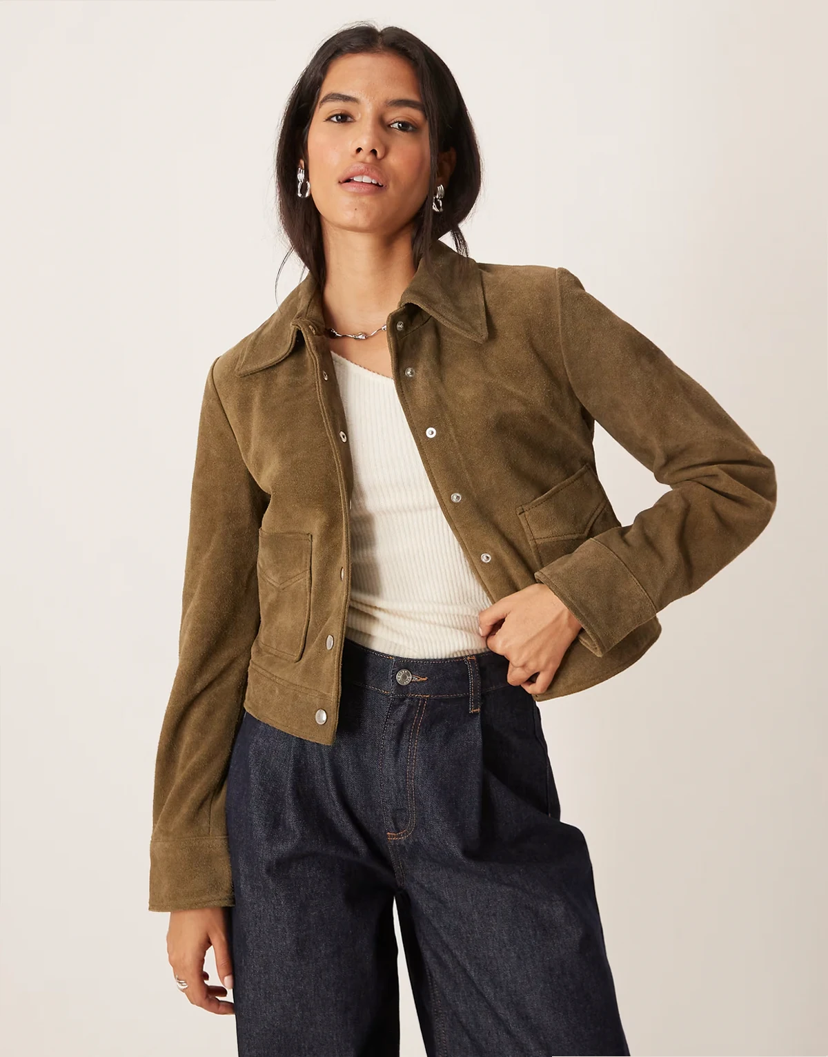 – Kurze Jacke aus 100% Wildleder in Khaki