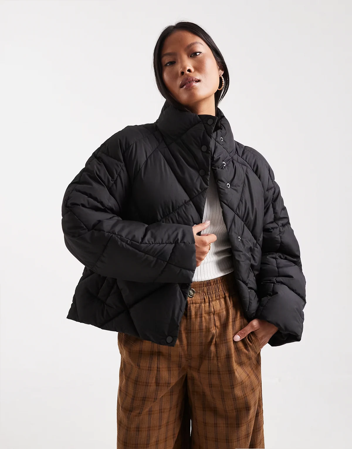 oversized quilted funnel neck cropped puffer jacket in black