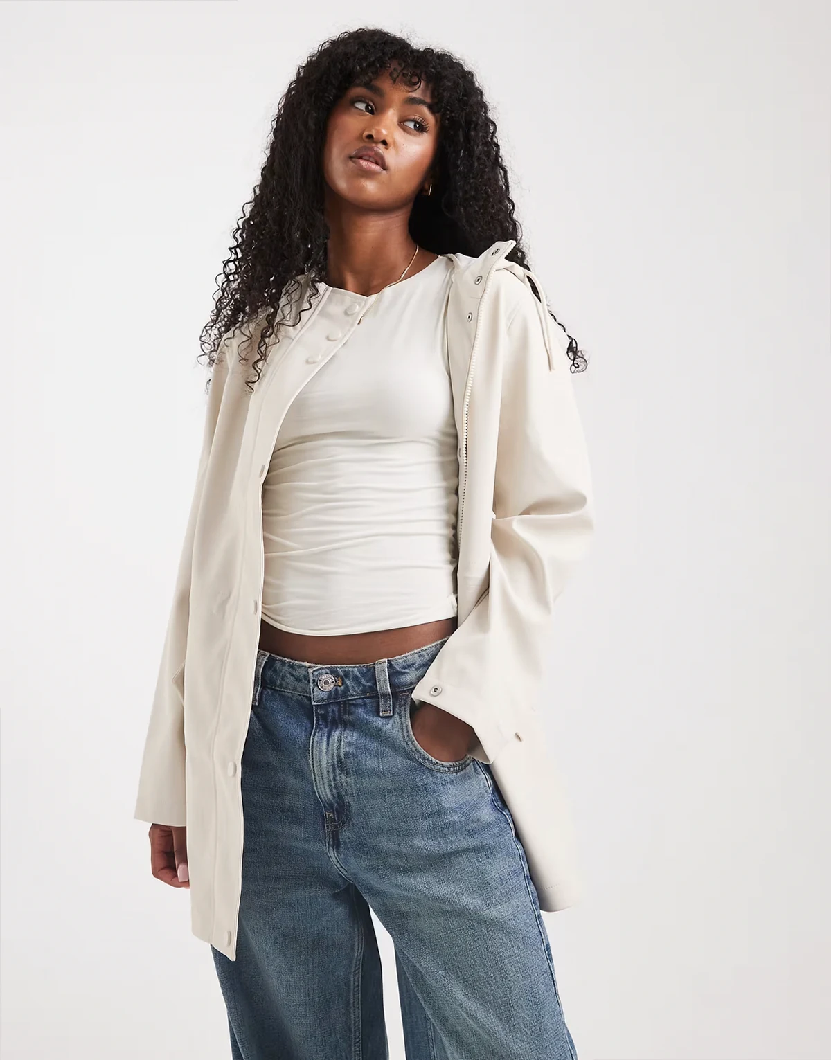 – Beschichtete Regenjacke in Moonbeam Stone mit Kapuze