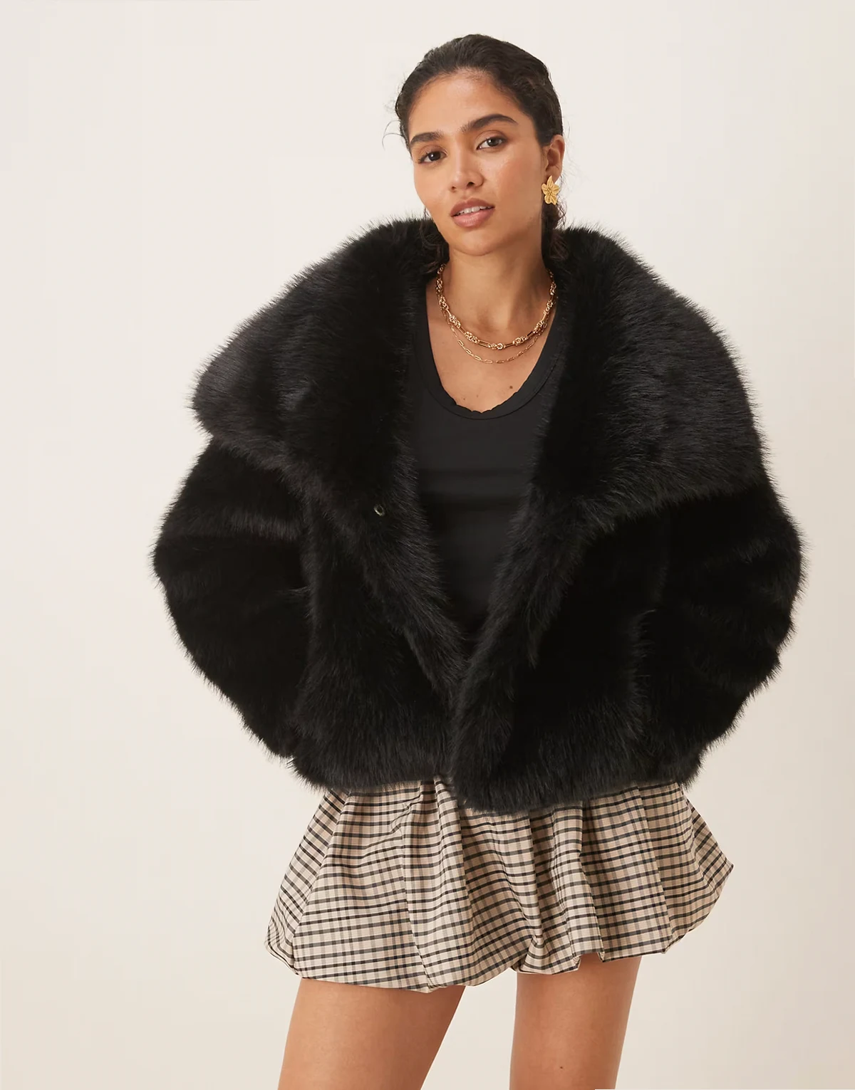 exaggerated collar faux fur coat in black
