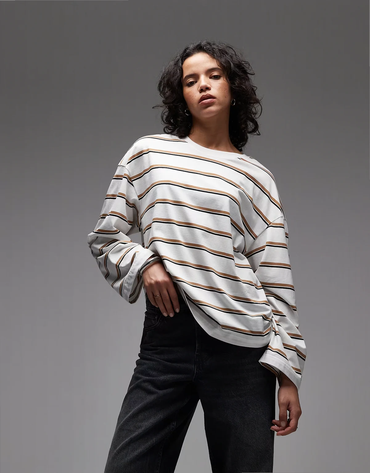 – Langärmliges Oversize-Shirt in gestreiftem Weiß