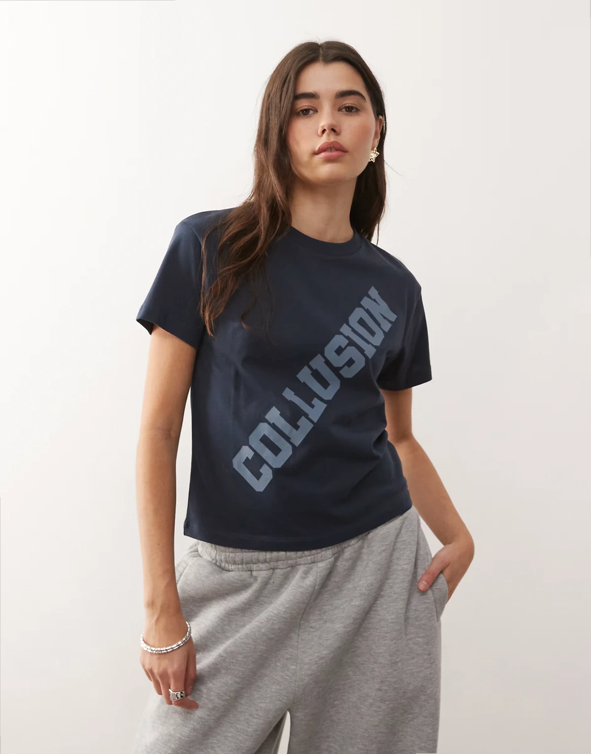 – Anti-Fit-T-Shirt in Marineblau mit Logo