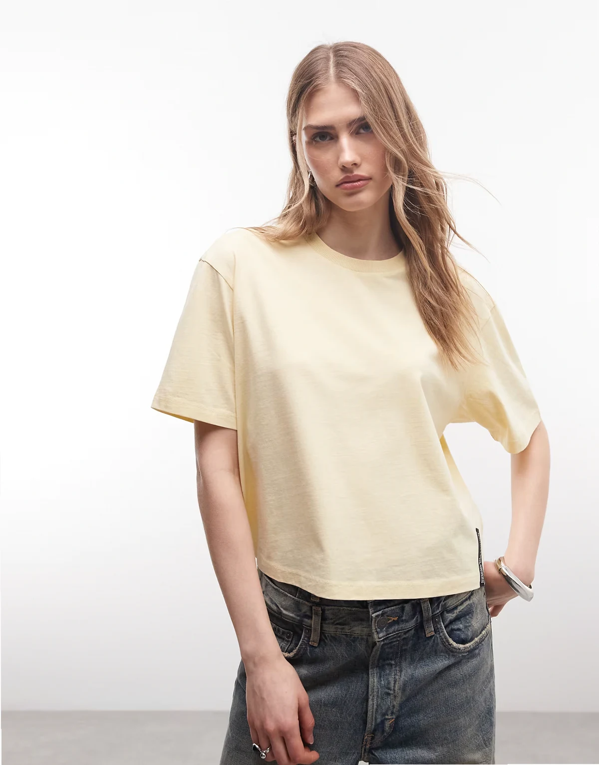 – Circular Design Collection – Schweres T-Shirt in Gelb
