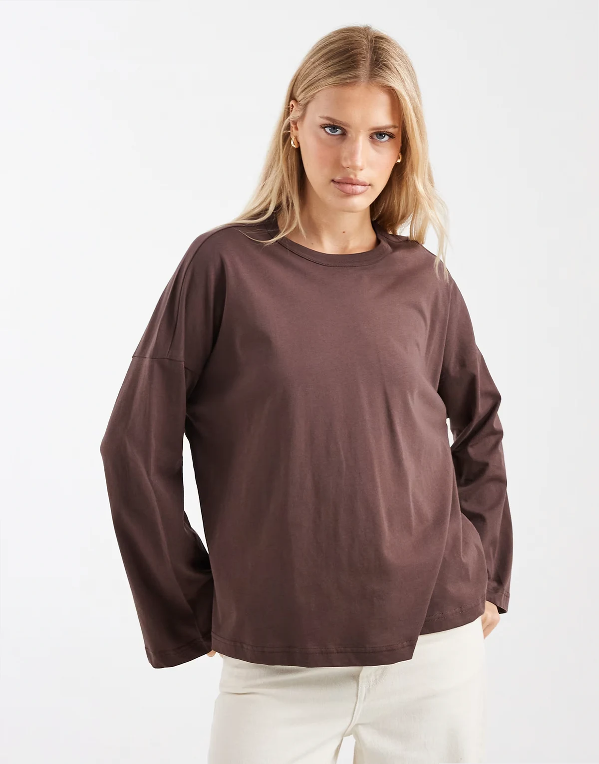 – Langärmliges Oversize-T-Shirt in Schokobraun
