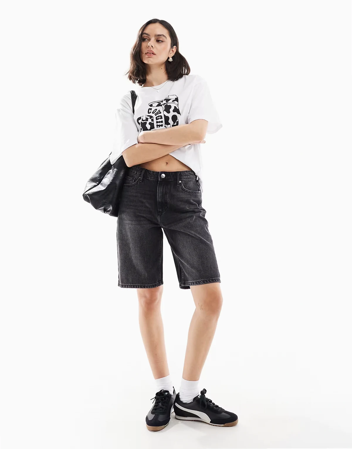 – Jeans-Jorts in verwaschenem Schwarz mit hohem Bund