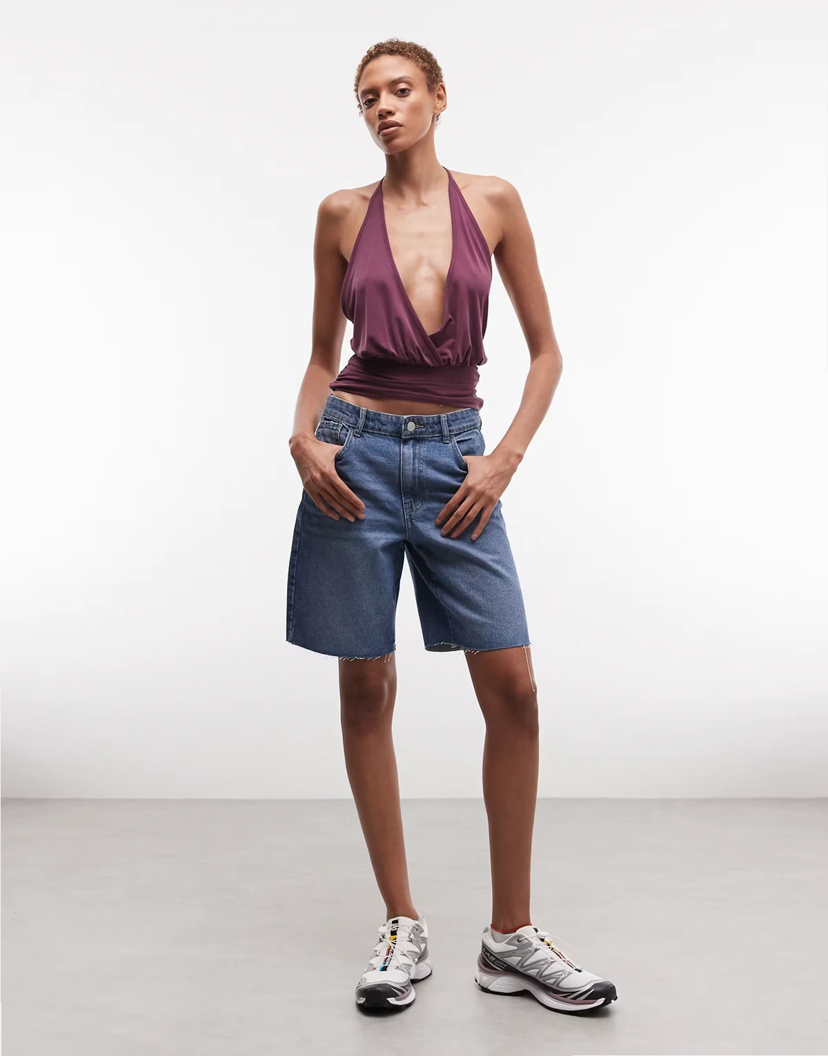 – Weite Jeansshorts in mittelblauer Waschung mit hohem Bund