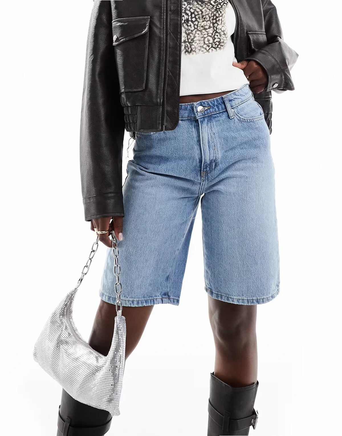 – Jeans-Bermudashorts in Hellblau mit hohem Bund