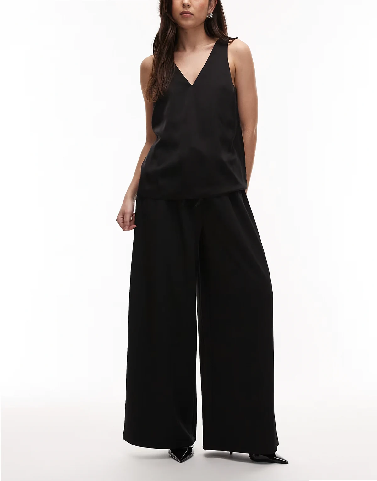 – Anschmiegsame Twill-Hose in Schwarz mit superweitem Bein und Kordelzug