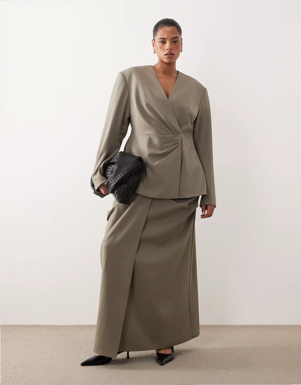 Curve draped tailored maxi skirt in light gray