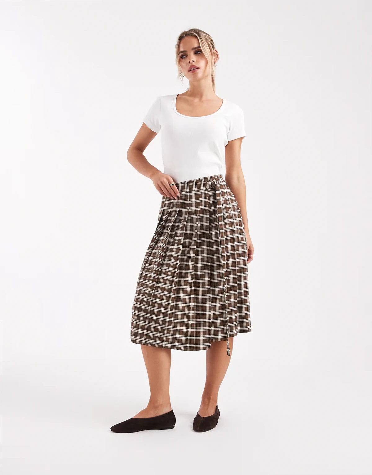 tailored pleated midi skirt in check