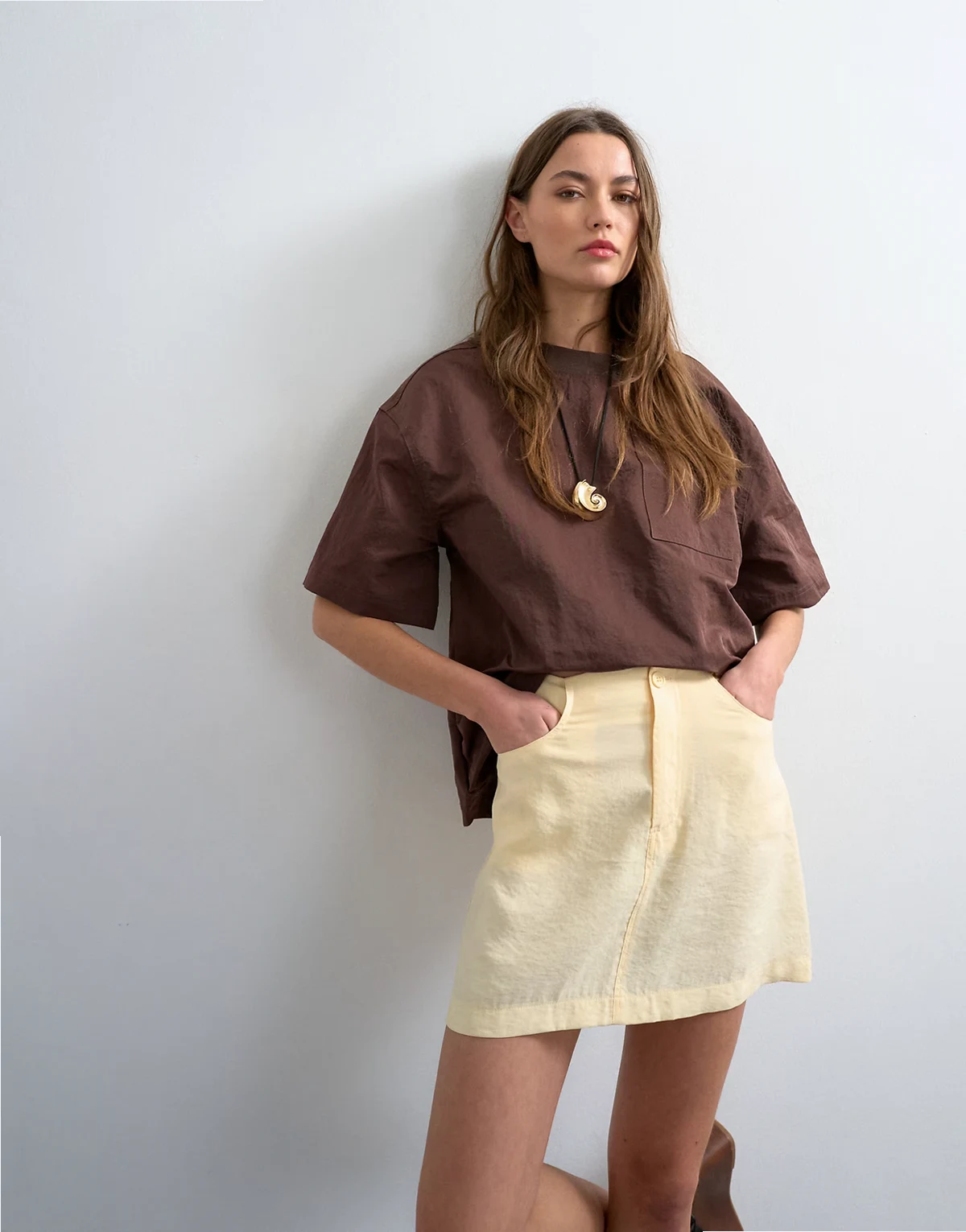 – Minirock aus superweichem Cupro in Buttermilchgelb