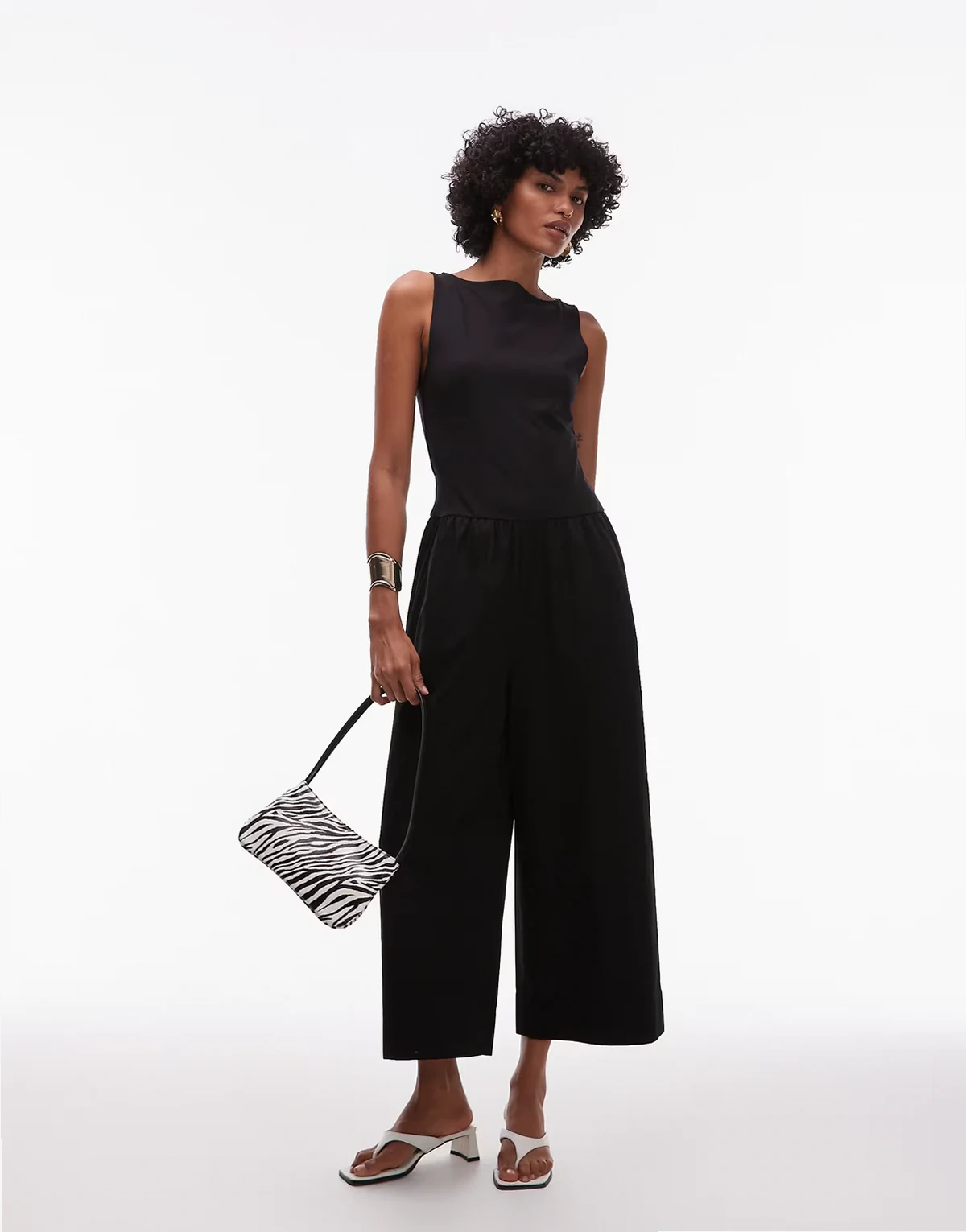 – Ärmelloser Jumpsuit in Schwarz mit weitem Beinschnitt