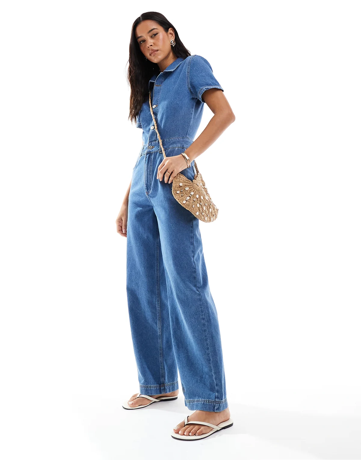 – Kurzärmliger Jeans-Jumpsuit in mittlerer Waschung