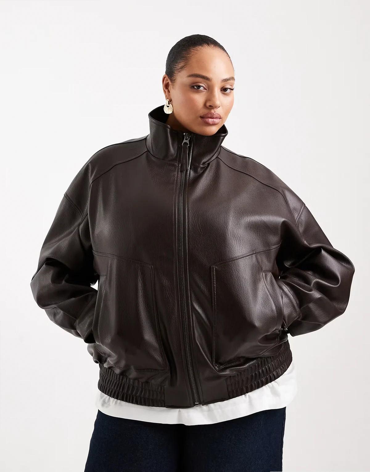 ASOS DESIGN Curve – Czekoladowa kurtka bomberka oversize ze stójką, z imitacji skóry