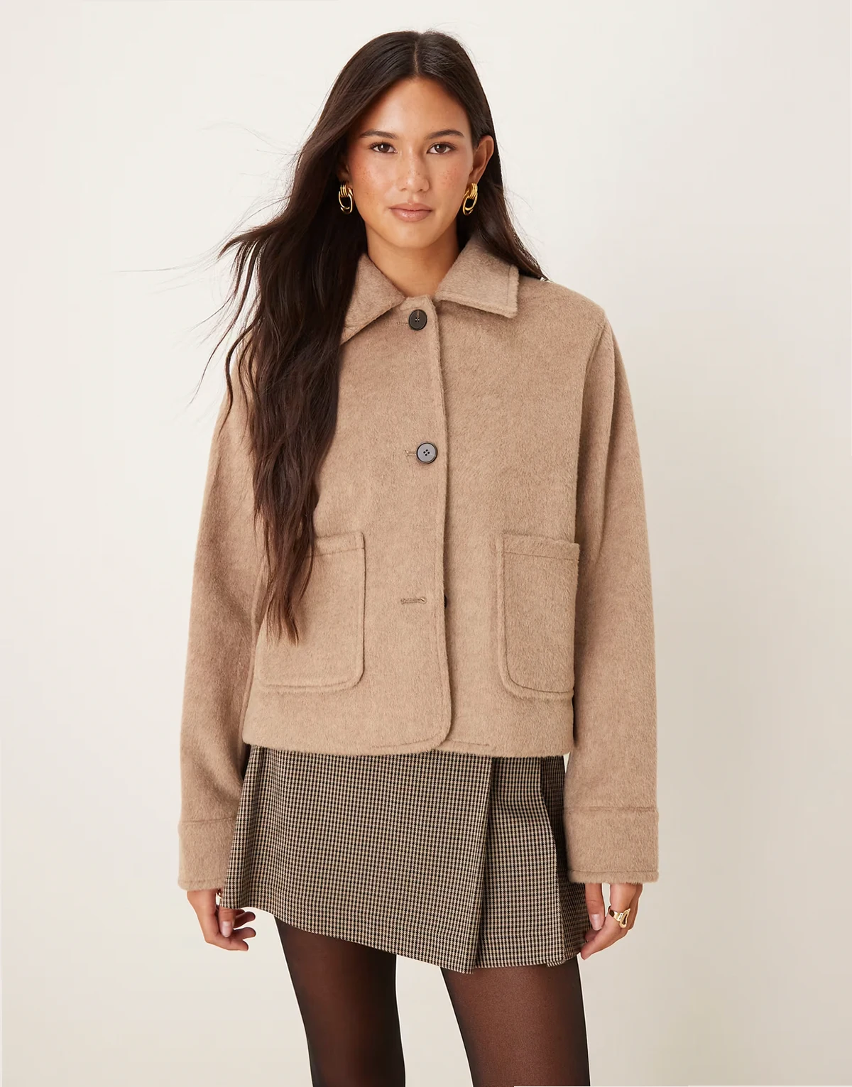 – Jacke in Pilzbeige mit Knopfleiste